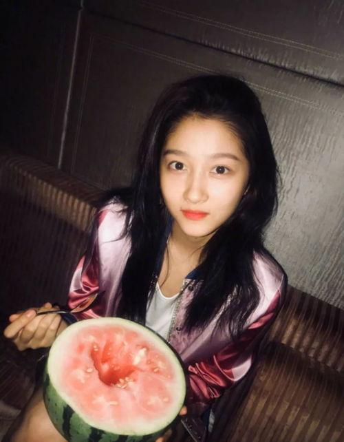 网红写真吃瓜图片大全,揭秘网络红人的时尚与争议